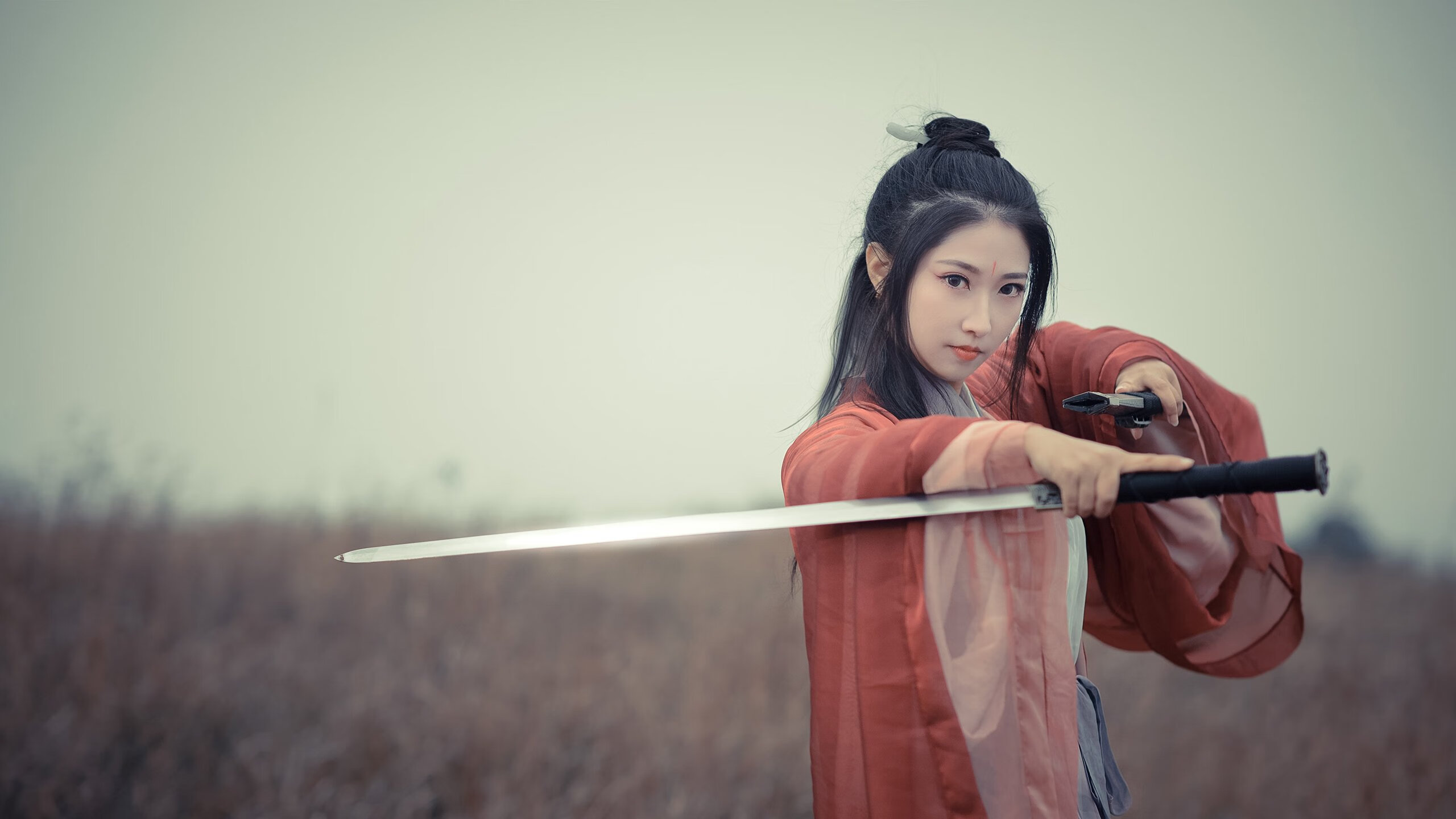 进攻端表现出色，前场竞争愈发激烈。，进攻型中场和前锋