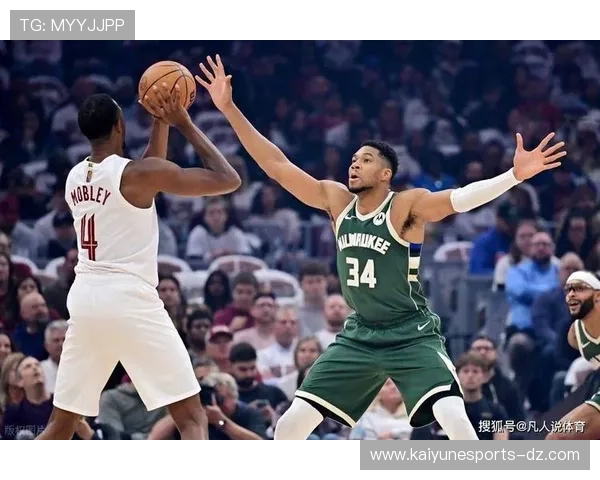 字母哥封盖+补篮，雄鹿防守反击成杀手锏